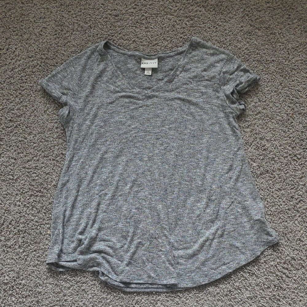 Ava & Viv Heather Gray V-Neck Short Sleeve Tee